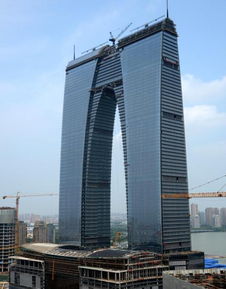 人社部回應(yīng)公務(wù)員與事業(yè)單位人員工資調(diào)整 積極穩(wěn)妥推進(jìn)收入分配改革